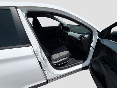 Used 2021 Hyundai Kona SE w/ Cargo Package FWD image 29