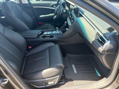 Used 2026 Genesis G70 2.5T RWD image 16