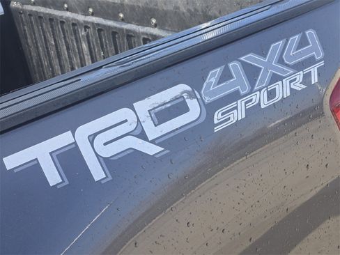 Used 2016 Toyota Tacoma TRD Sport w/ Towing Package image 12