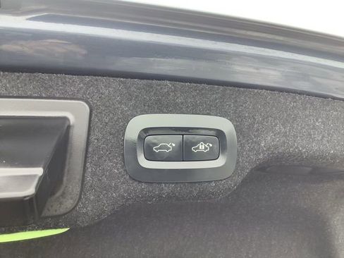 Used 2023 Volvo S90 B6 Ultimate image 9