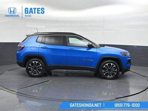 Used 2023 Jeep Compass Limited AWD/4WD image 3
