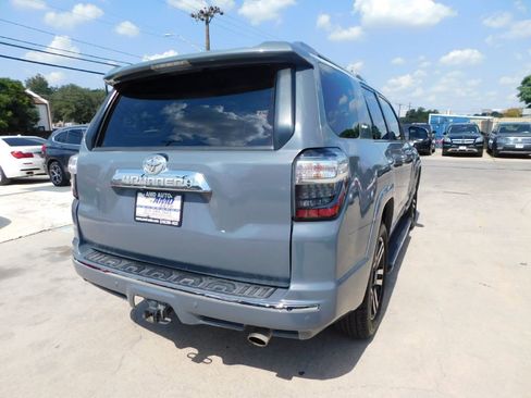 Used 2014 Toyota 4Runner SR5 image 7
