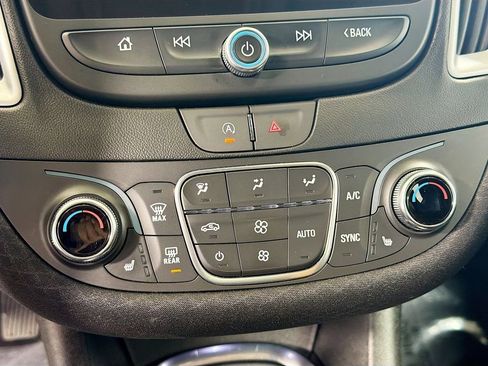 Used 2023 Chevrolet Malibu LT FWD image 17