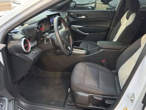 Used 2025 Chevrolet Trax RS w/ Driver Confidence Package FWD image 10