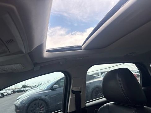 Used 2014 Ford Focus Titanium FWD image 13