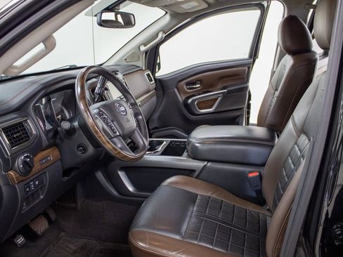 Used 2016 Nissan Titan Platinum Reserve image 18