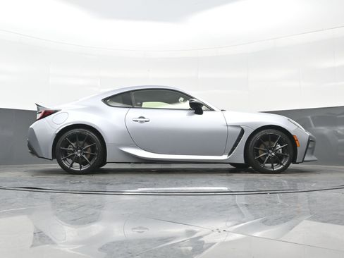 Used 2023 Toyota GR86 Premium w/ ALL Weather Mat Package (TMS) image 32