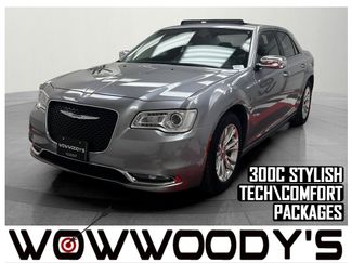Used 2017 Chrysler 300 C image 1