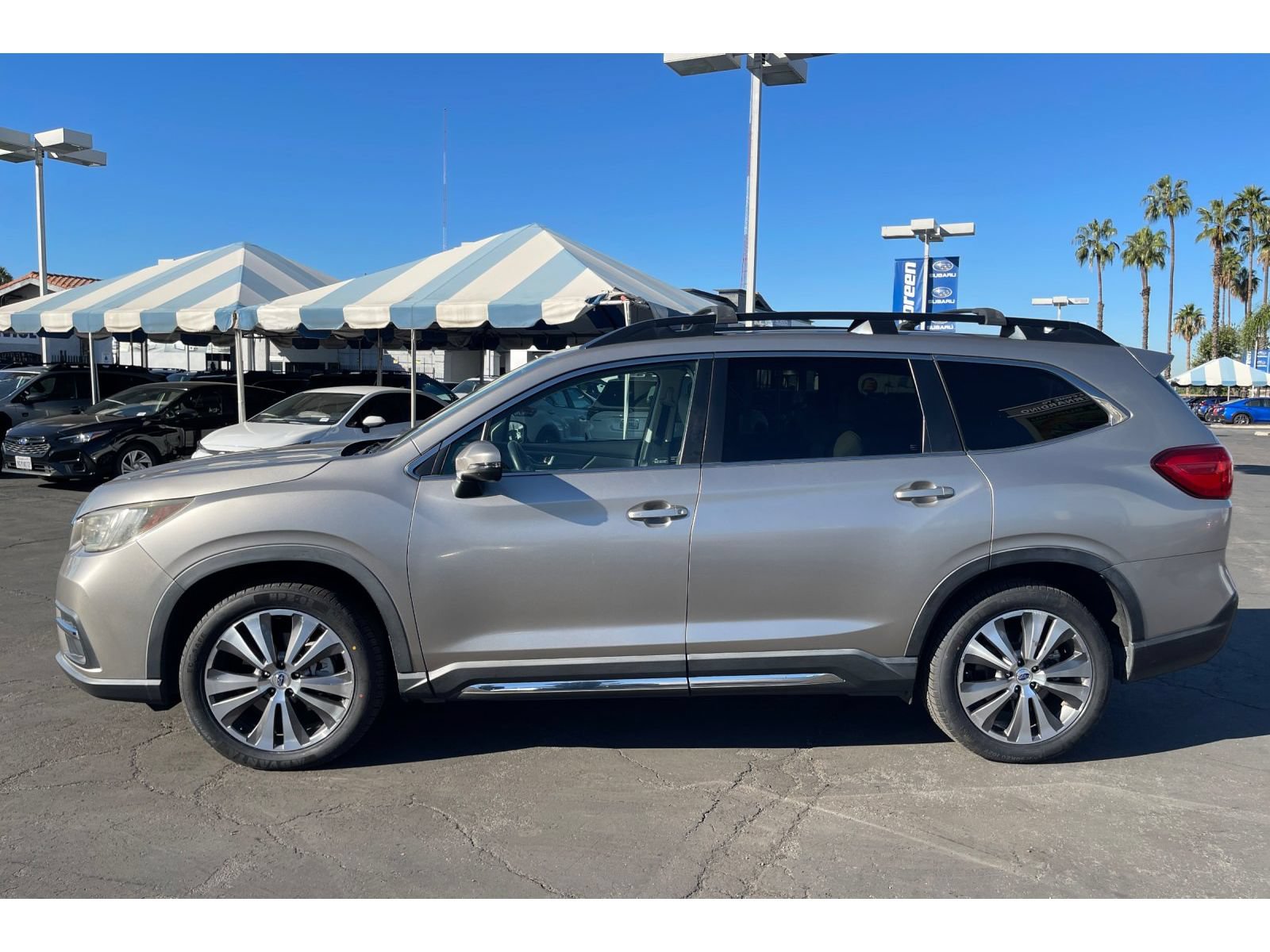 Used 2019 Subaru Ascent Limited w/ Popular Package #3 AWD/4WD image 2