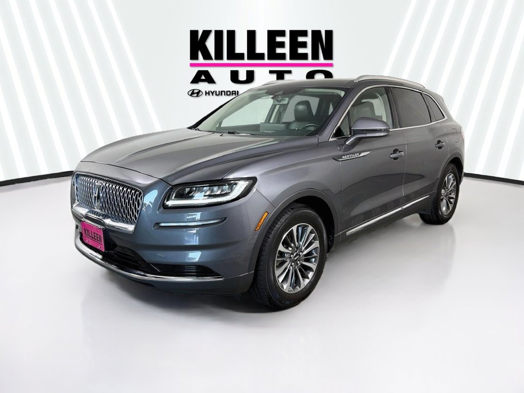 Used 2022 Lincoln Nautilus FWD w/ Premium Package image 3