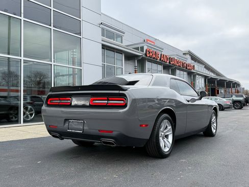 Used 2023 Dodge Challenger SXT image 4