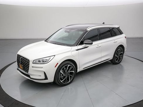 Used 2024 Lincoln Corsair Grand Touring w/ Rear Removable Package Tray AWD/4WD image 8