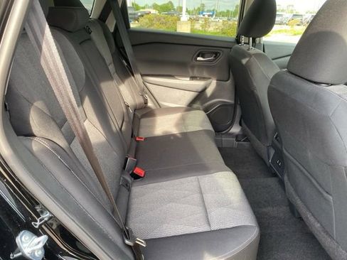 Used 2025 Nissan Rogue SV image 30