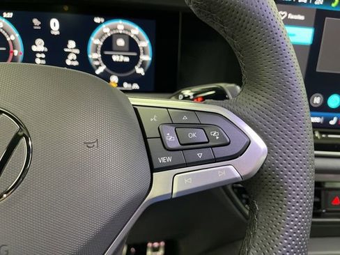 New 2026 Volkswagen Tiguan SE R-Line image 17