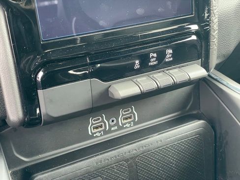 Used 2025 RAM 1500 Laramie image 28