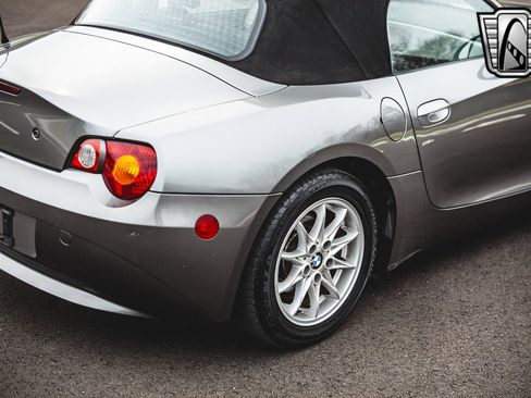 Used 2004 BMW Z4 2.5i image 15