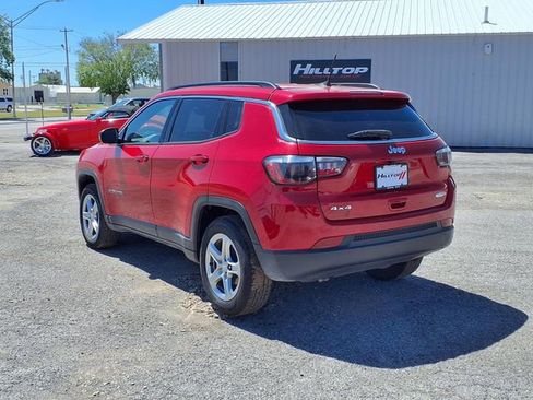 Used 2024 Jeep Compass Latitude AWD/4WD image 17