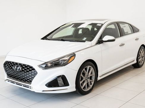 Used 2018 Hyundai Sonata Limited w/ Cargo Package image 6