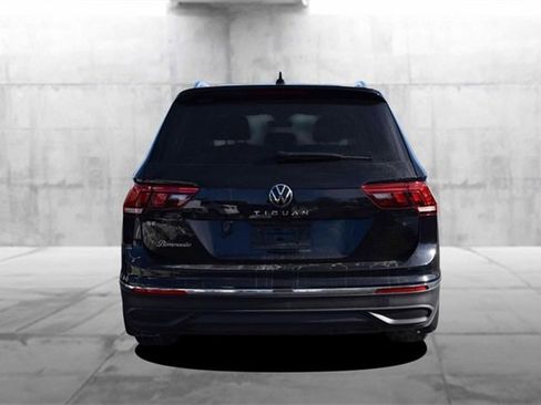 Certified 2024 Volkswagen Tiguan SE image 6