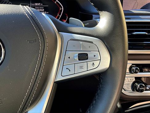 Used 2022 BMW 750i xDrive w/ Executive Package image 12