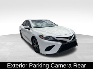 Used 2018 Toyota Camry SE video 3