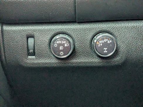 Used 2018 GMC Canyon SLE w/ SLE Convenience Package image 14