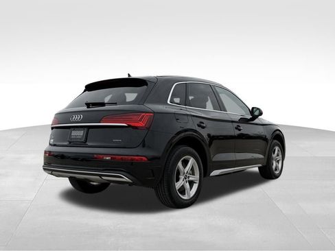 Used 2023 Audi Q5 2.0T Premium w/ Convenience Package image 3