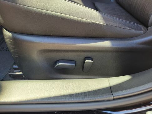 Used 2025 Nissan Altima 2.5 SV FWD image 13