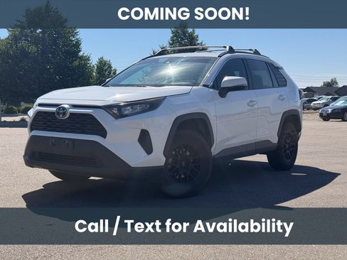 Used 2021 Toyota RAV4 LE w/ Carpet Mat Package (TMS) AWD/4WD image 3