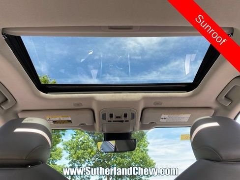 Used 2024 Toyota Highlander XLE AWD/4WD image 46