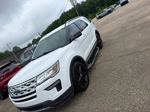 Used 2019 Ford Explorer XLT w/ Class III Trailer Tow Package FWD image 1