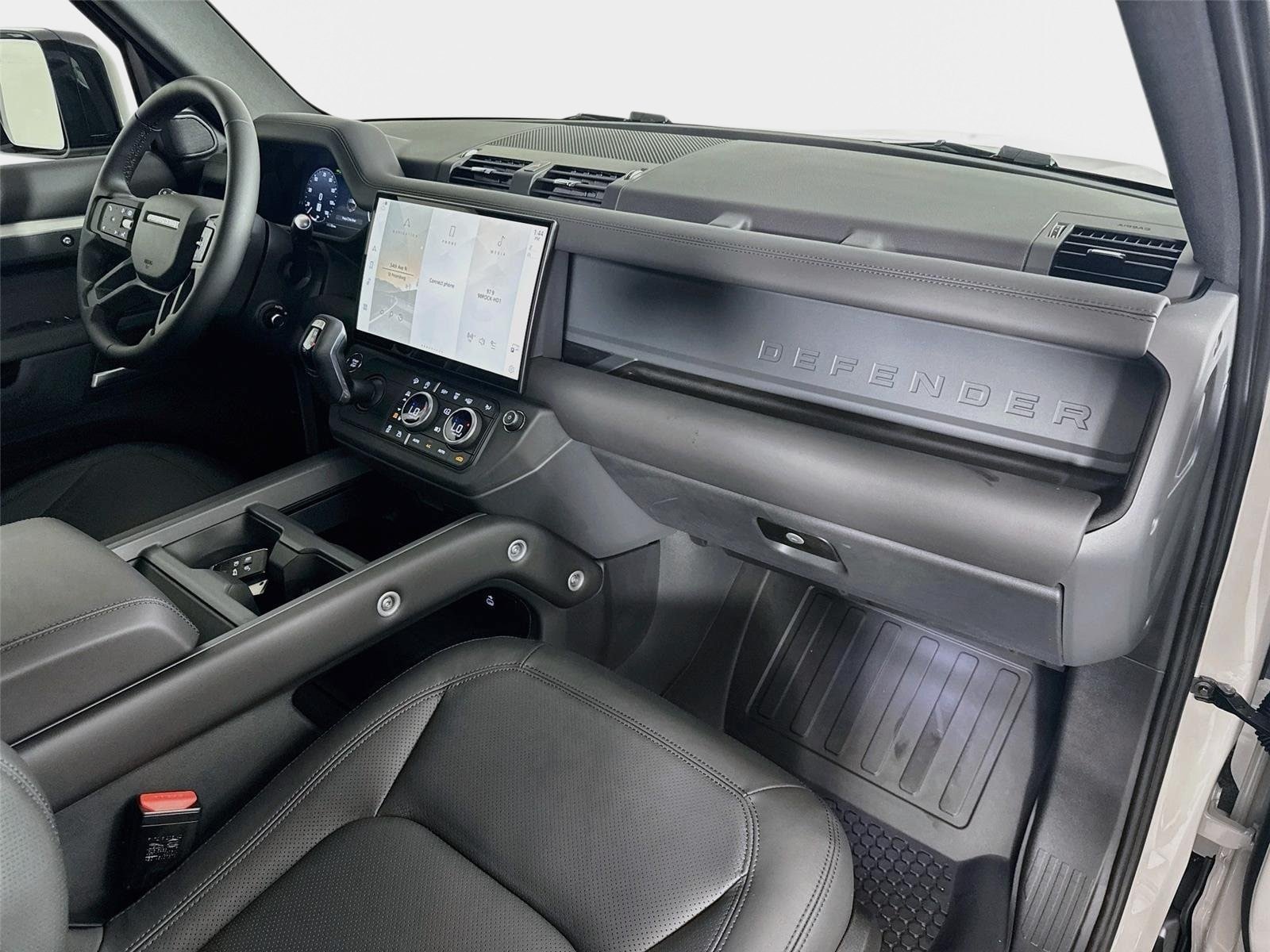 New 2026 Land Rover Defender 130 X-Dynamic SE AWD/4WD image 31