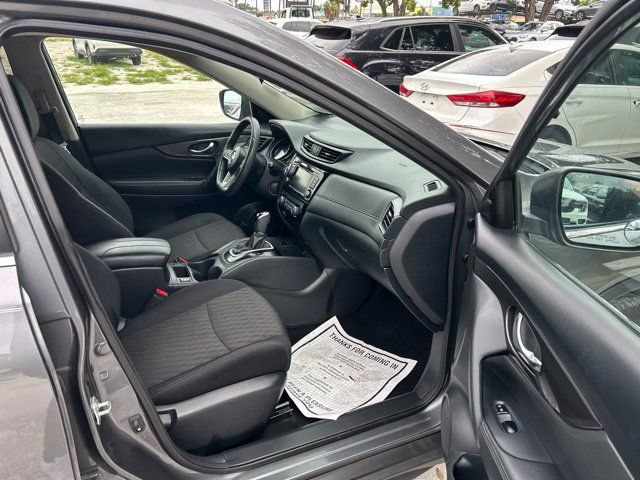 Used 2019 Nissan Rogue SV w/ Premium Package FWD image 9