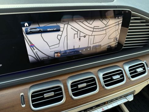 Certified 2026 Mercedes-Benz GLS 450 4MATIC image 18