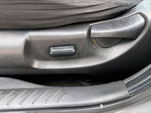 Used 2011 Ford Escape XLT image 25