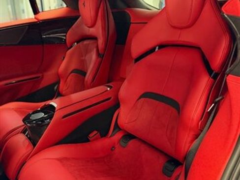 Used 2026 Ferrari Purosangue AWD/4WD image 11