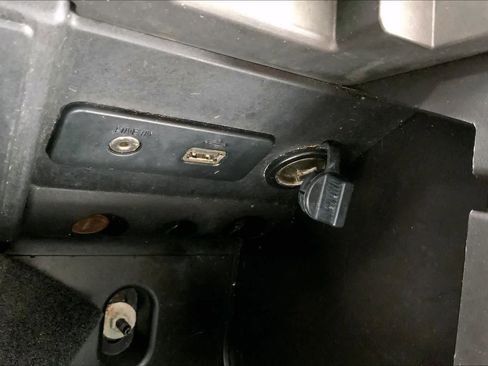 Used 2010 Ford Mustang Premium RWD image 27