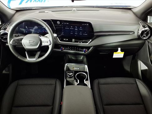 New 2026 Chevrolet Equinox LT image 3