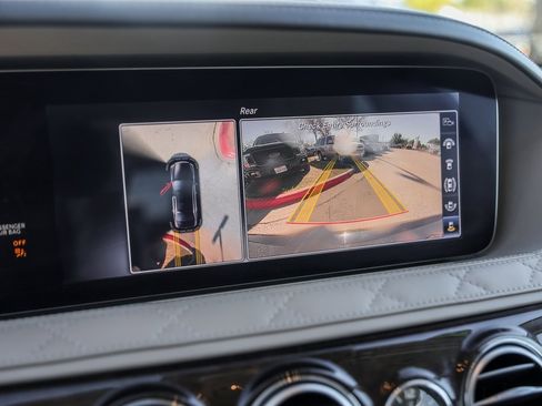 Used 2018 Mercedes-Benz S 560 4MATIC Sedan image 16