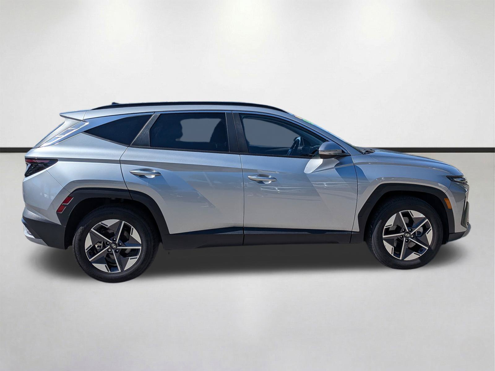 Used 2025 Hyundai Tucson SEL FWD image 3