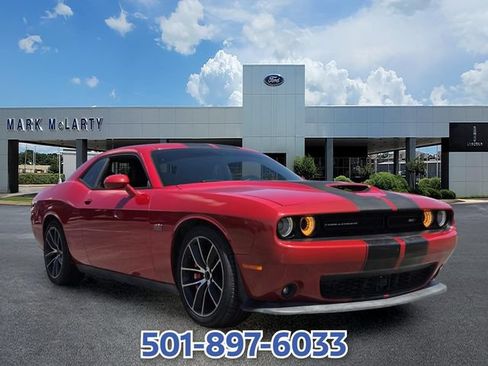 Used 2015 Dodge Challenger SRT w/ Technology Group RWD image 7