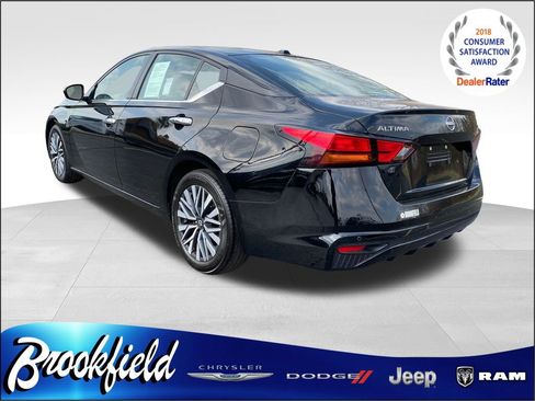 Used 2024 Nissan Altima 2.5 SV image 8