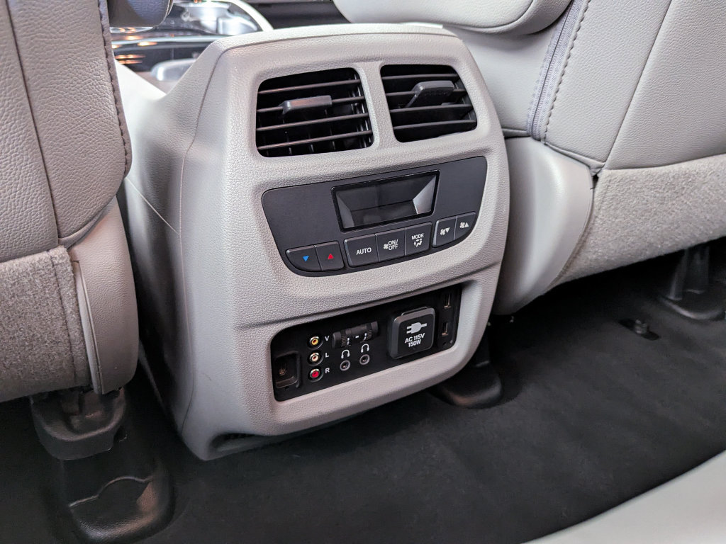 Used 2017 Honda Pilot Touring image 45