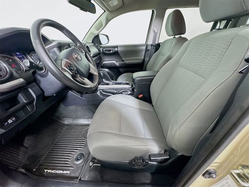 Used 2017 Toyota Tacoma SR5 w/ Tow Package image 16