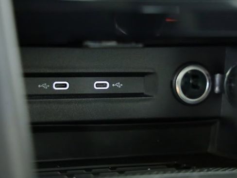 New 2026 Volkswagen Taos SE FWD image 23
