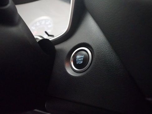 Used 2019 Toyota Corolla SE image 30