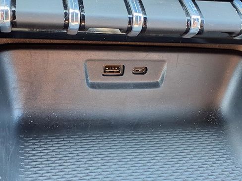 Used 2025 GMC Terrain Elevation w/ Technology Package II image 8