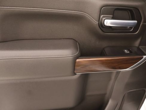 Used 2019 GMC Sierra 1500 SLT RWD image 16