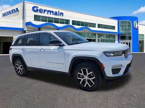 Used 2024 Jeep Grand Cherokee Limited AWD/4WD image 3