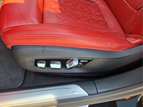 Used 2022 BMW 740i w/ M Sport Package image 13